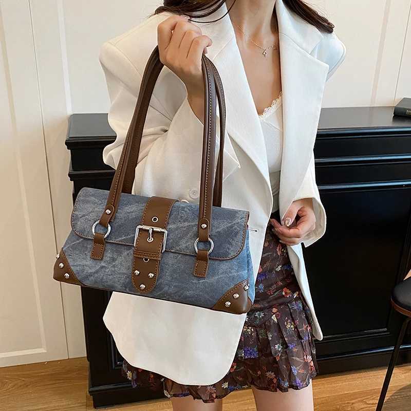 BWYP8198 Korean High-End Fashion Wasteland Style Motorcycle Bag 2025 New Rivet Design Trendy Cool Commuter Shoulder Underarm BagXJ251206