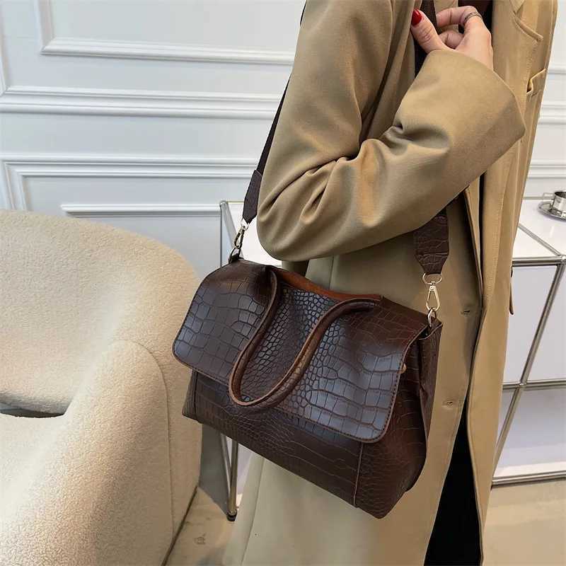 Crocodile Pattern Women Shoulder Messenger Bag Large Capacity Retro Flap Tote For Female Casual Pu Leather Solid Commute HandbagT251205