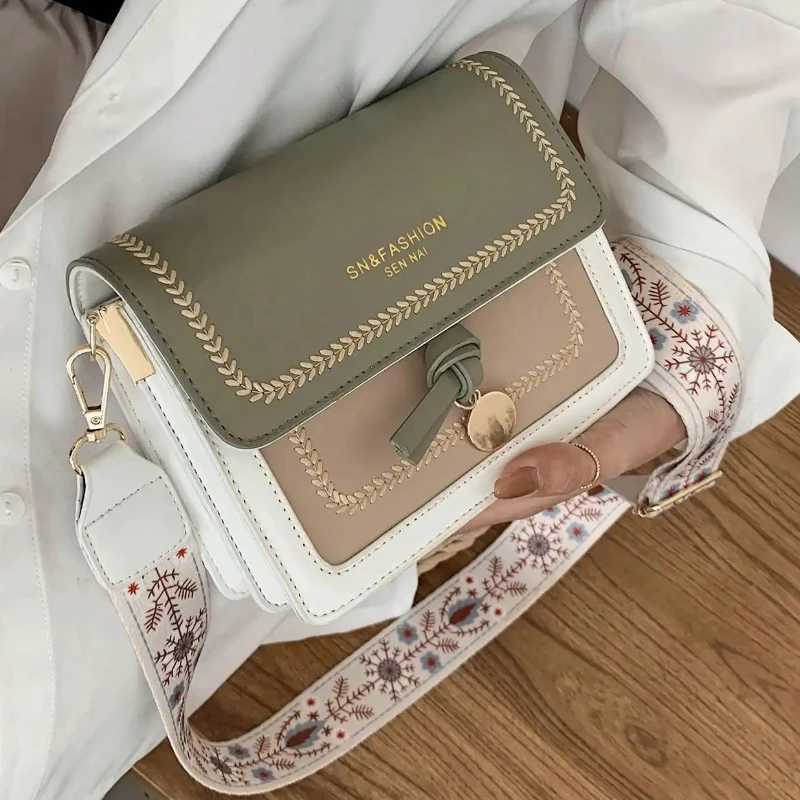 Fashionable Bag for Women Versatile New Crossbody Bag Contrasting Color Shoulder Bags Small Square Bag Wide Shoulder StrapT251206