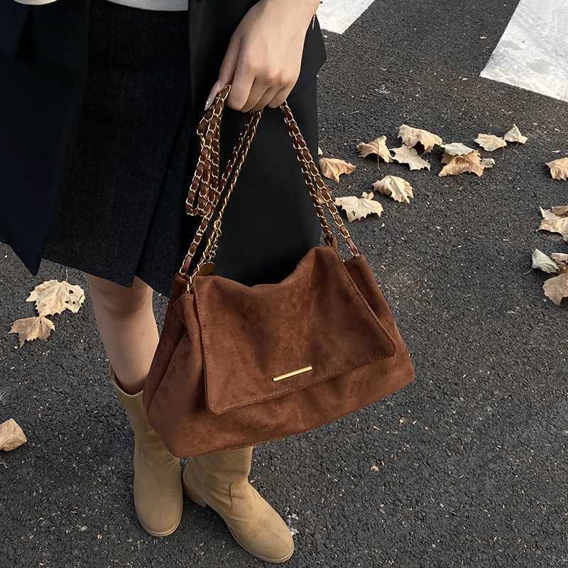 Fall Winter New Womens Tote Bag with Chain Strap Suede Crossbody Shoulder Handbag Elegant Top-Handle Purse for Daily UseT251205