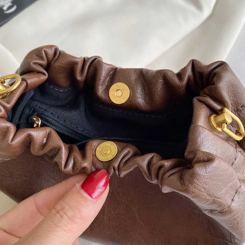 Womens chain shoulder bag PU leather crossbody bag handbag all casual pleated vagabonds bag womens fashion purseT251206