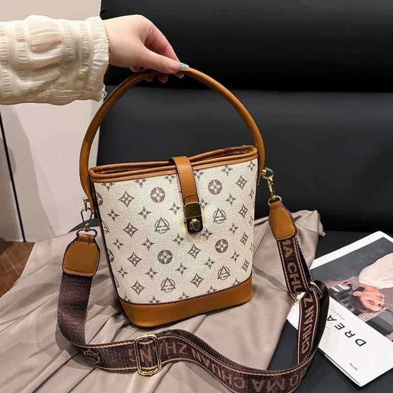 Retro Floral Bucket Bag for Women New European and American Fashionable Printed Handbag Single-shoulder Crossbody BagT251205
