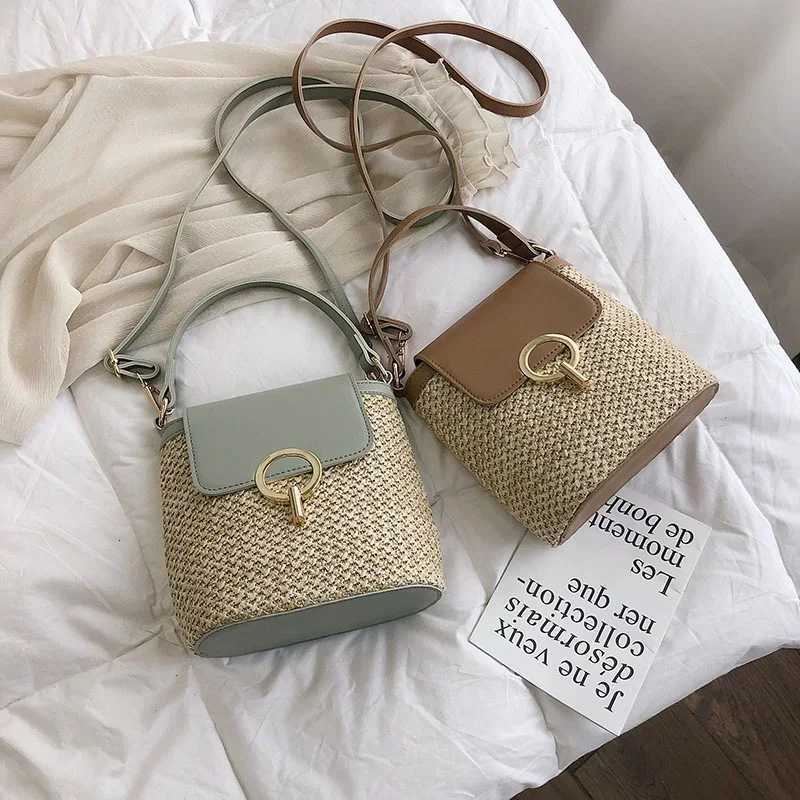 Beach Vacation Woven Womens Bag 2025 New Fashion Trend Korean Version Versatile Fashion Handheld Crossbody Bucket BagT251206