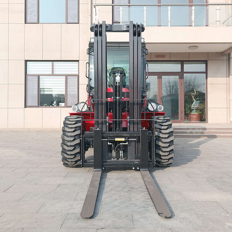 Industrial Rough Terrain Forklift 5000Kg Capacity For Logistics And Warehouse Applications