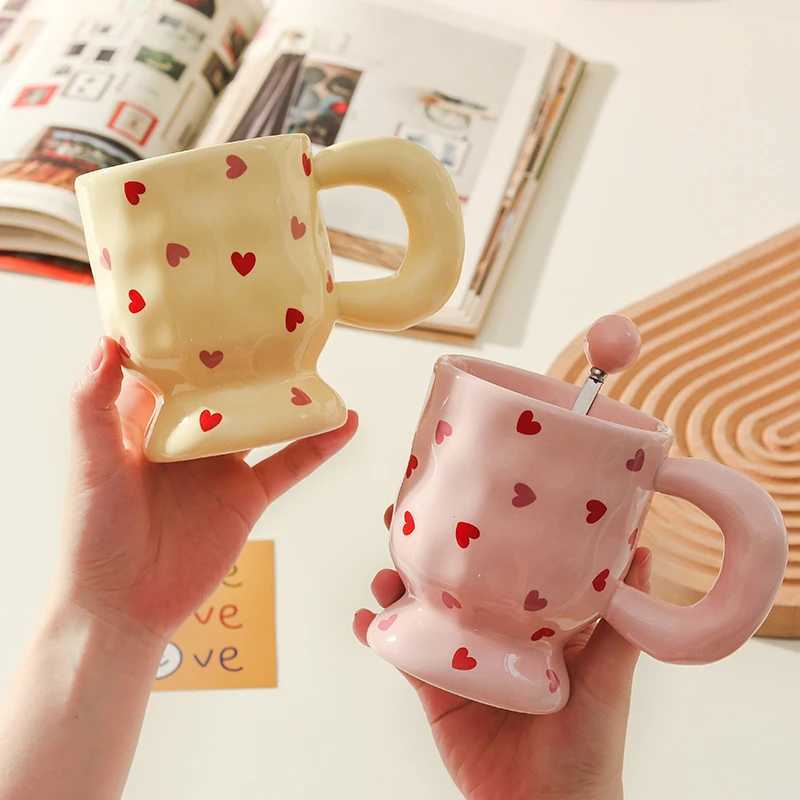 Heart Pattern Ceramic Cup for Women New Household 500ml Underglazed Colour Cute Couple Water Mugs Aesthetic Exquisite Coffee Cup M251206