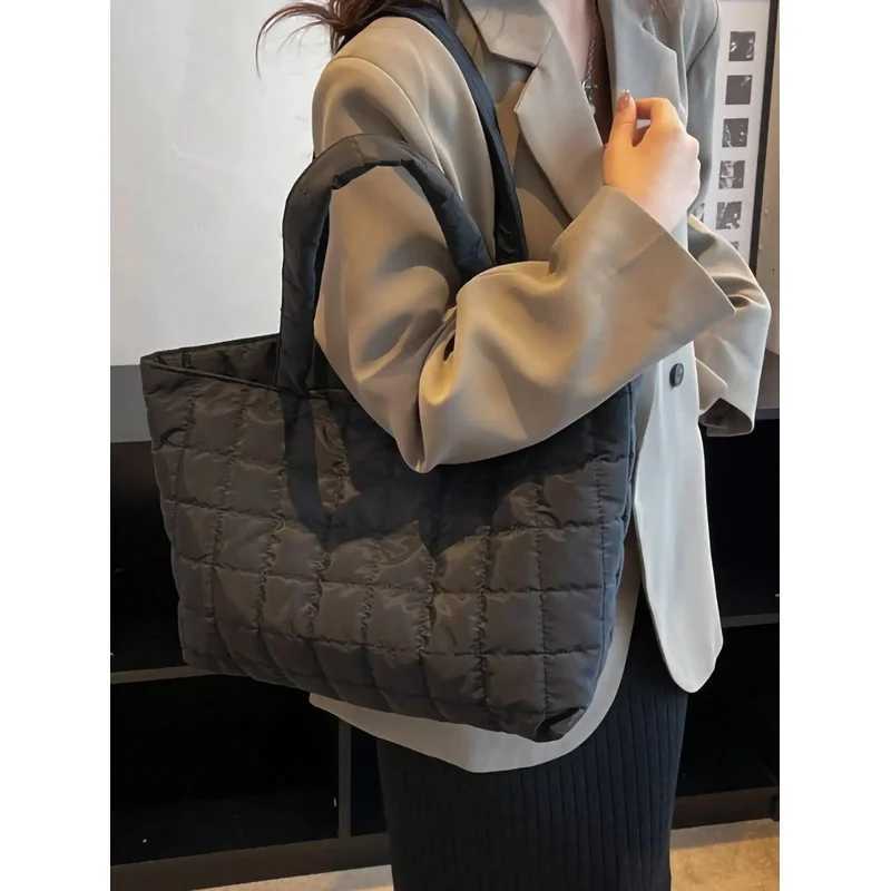 1 Pc Minimalist Quilted Puffy Tote Bag Large Capacity Crossbody Bag Trendy Padded Shoulder Bag For Women For Daily CommuteT251205