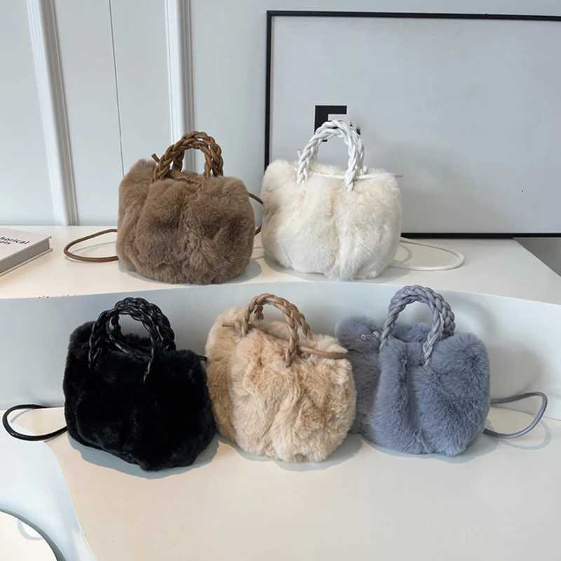 Womens Plush Soft Cloud Handheld Bag High Quality Drawstring Shoulder Bag Versatile Solid Color Temperament Crossbody BagT251206