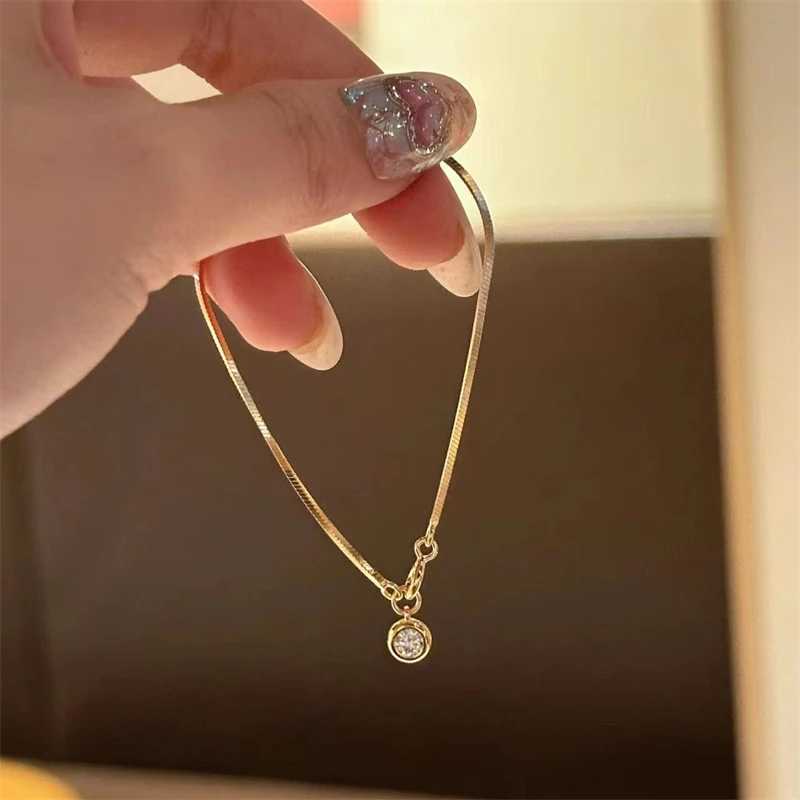 Luxury Stainless Steel Bracelet New High-End Minimalist Zircon Charm Blade Chain Womens Bracelet Party Jewelry Gift W251206