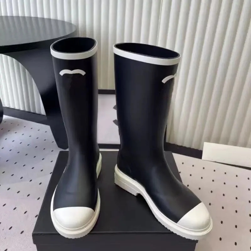 2026 Designer Women's Designer boots Paris New style Rain Boots Women's Knee Boots EVA Rubber platform rain boots Green Bright pink Black luxury CC boots