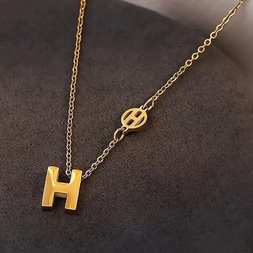 Designer Necklace Necklace for Women Letter Initial Necklaces Gold Chain Layered Luxury Jewlery Designer for Women Elegant Timeless Pendant Gift Spark
