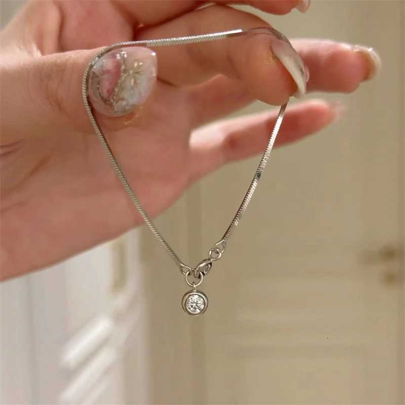 Luxury Stainless Steel Bracelet New High-End Minimalist Zircon Charm Blade Chain Womens Bracelet Party Jewelry Gift W251206