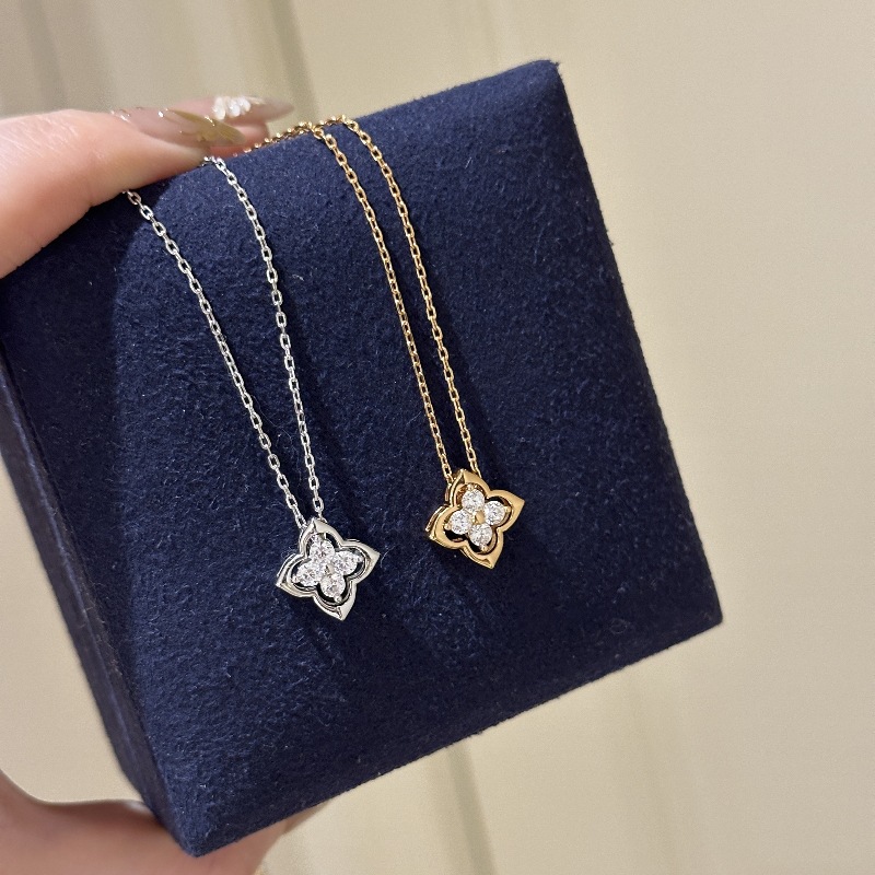 Light Luxury High End Twin Clover Diamond Necklace With Dynamic Detachable Design Exquisite And Fashionable Simple Collarbone Chain Premium Gifts