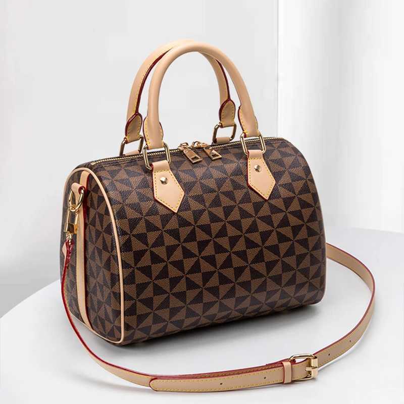 2025 Womens New Boston Pillow Bag Simple and Versatile Crossbody Bag Old Flower Handbag Retro Shoulder BagT251205