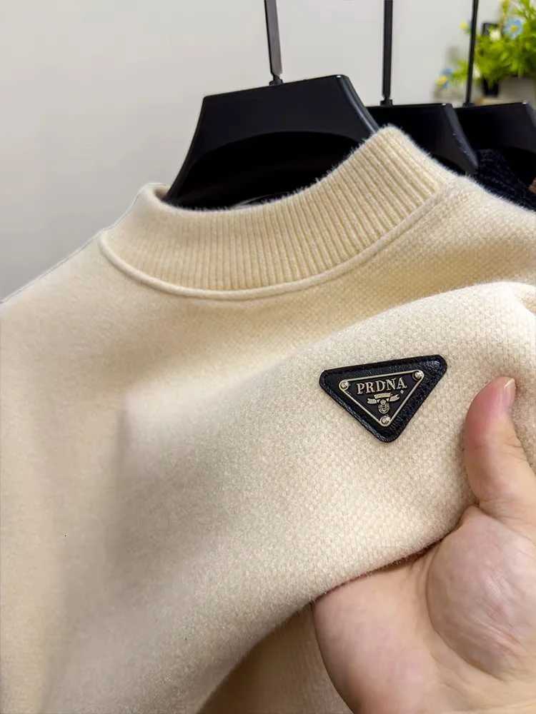 Designer brand luxury sweater men exquisite letter embroidery casual top Winter velvet thick trend round neck knitted pullover H251215