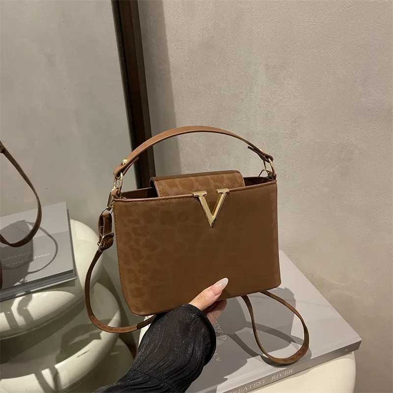 Leopard Bucket Shoulder Bags For Women Fashion Ladies Handbags For Gift Casual Crossbody Bags For Daily UsedT251206