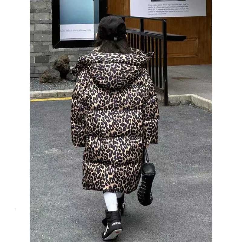 2025 New Girl Leopard Print Long Down Jacket Childrens Winter Thickened Warm White Duck Down Fashion Coat TideW251206