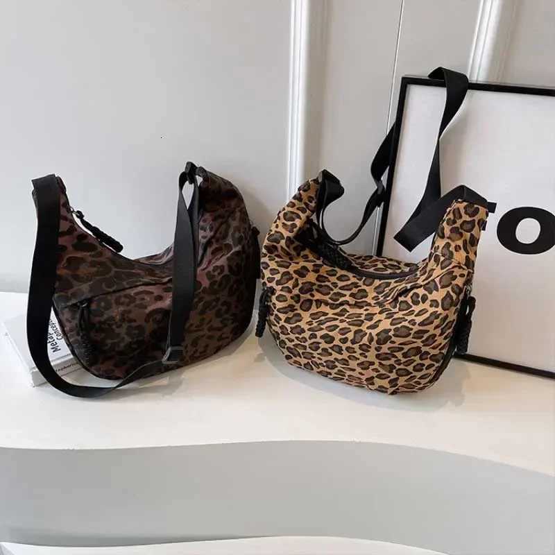 Leopard Print Crossbody Bags for Women Corduroy Casual Shoulder Tote Bags Ladies Sac A Main Femme Designer Luxury Handbags 2024T251206