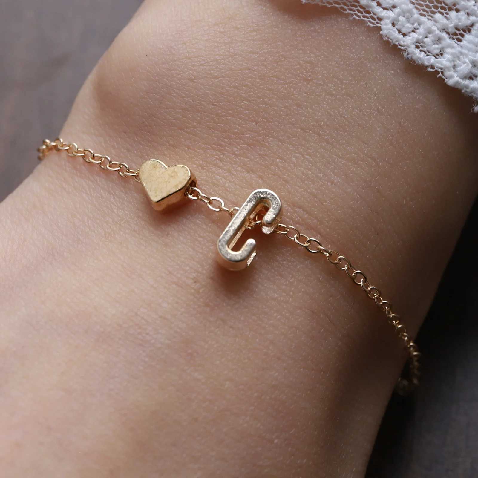 26 Letters Fashion English Initial Letter Heart Bracelet DIY Personalized Name Bracelets Girls Women Anniversary Trendy Jewelry W251206