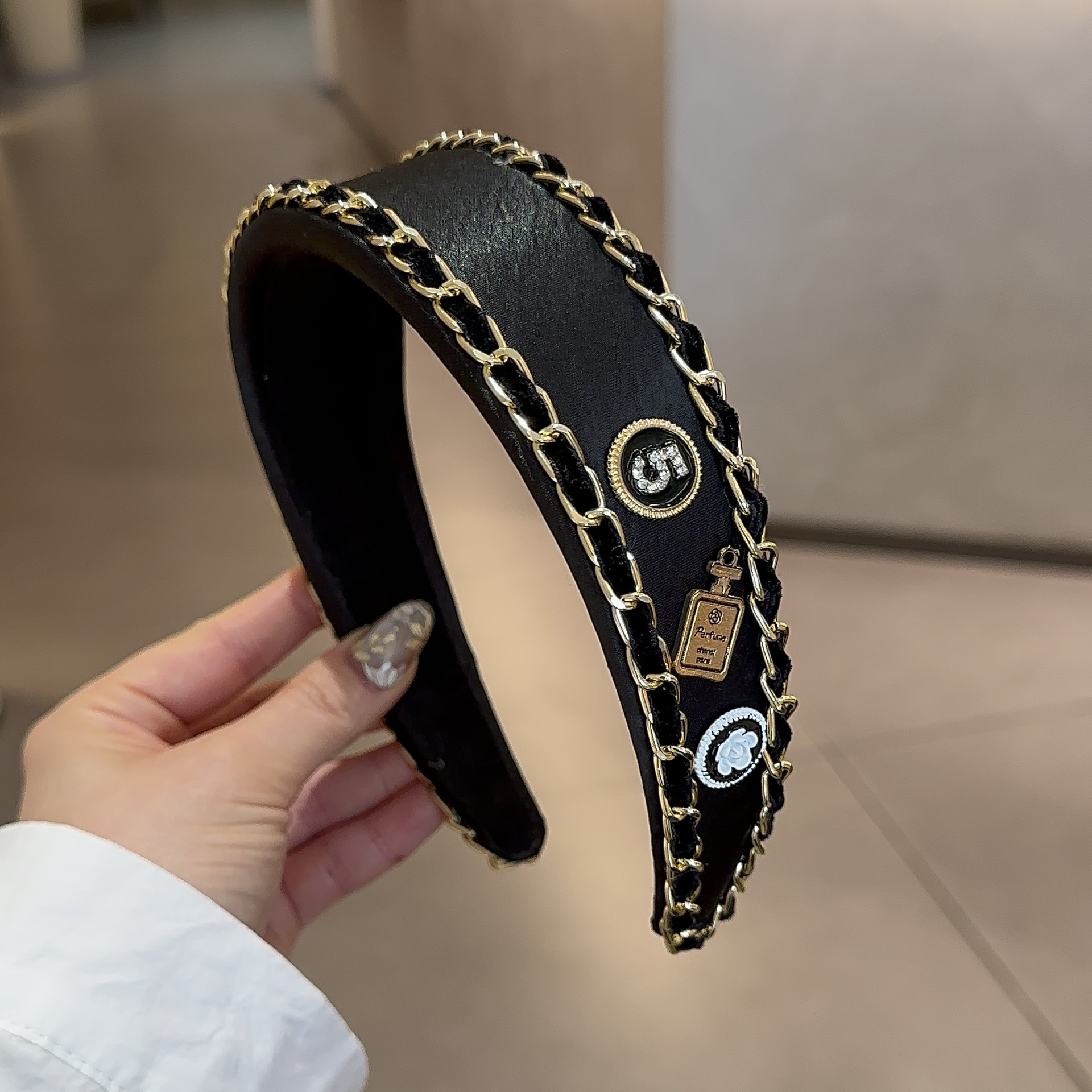 Free delivery designe hairpin Fashionable casual hair accessories paired with pressed hair headpieces