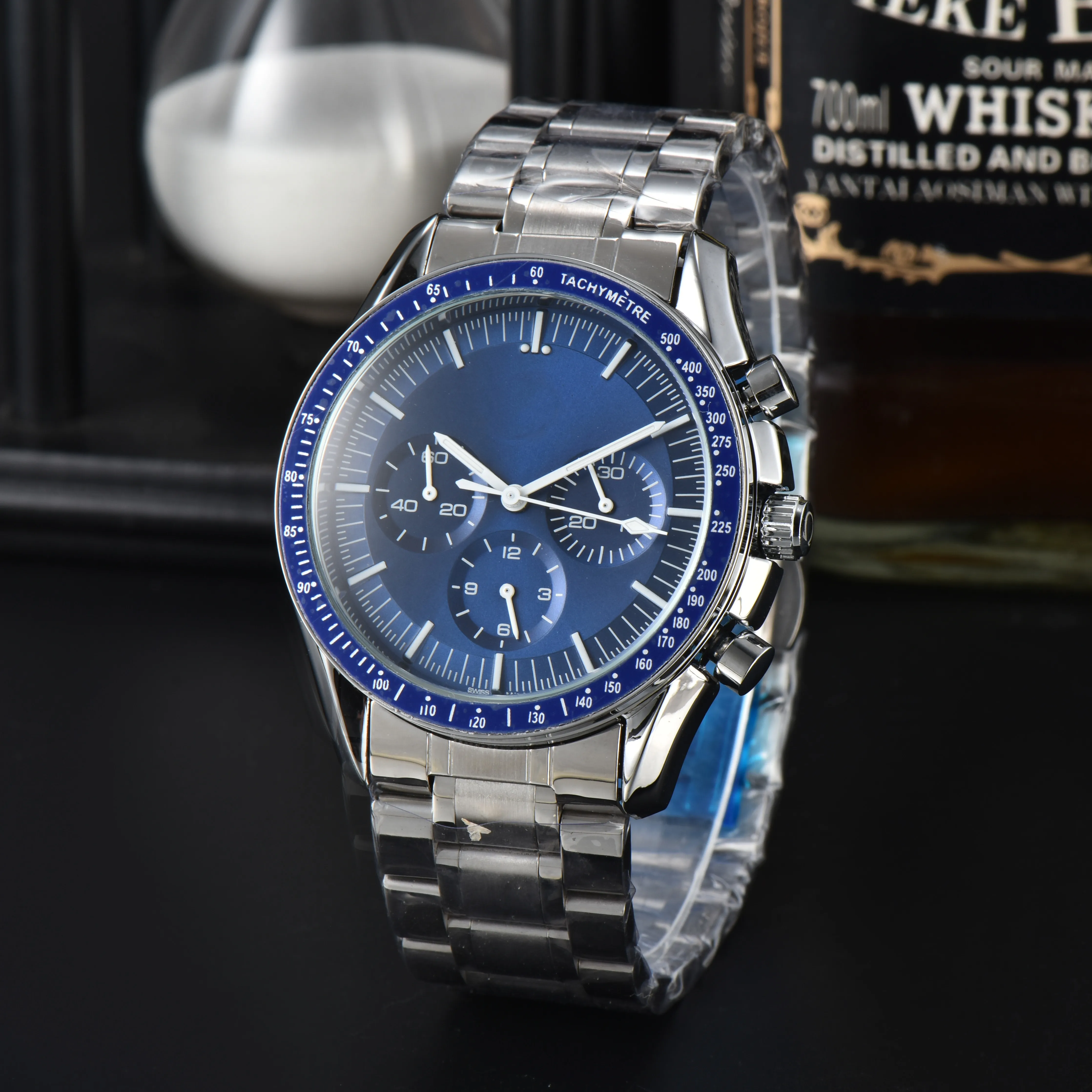 Fashion Men's Watch Quartz Sport Watch Luxury Calendar Waterproof Sport Steel Band OM9085