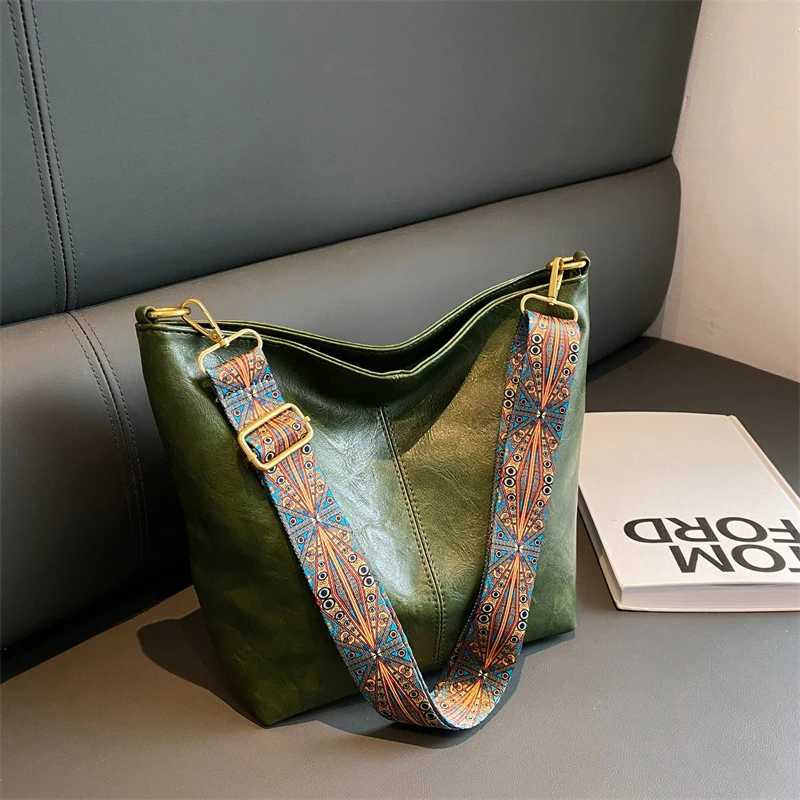Popular Bucket Bag For Women Luxury Shoulder Bag High Quality Crossbody Bag Designer Large Capacity Messenger Bag Handbag TotesT251205