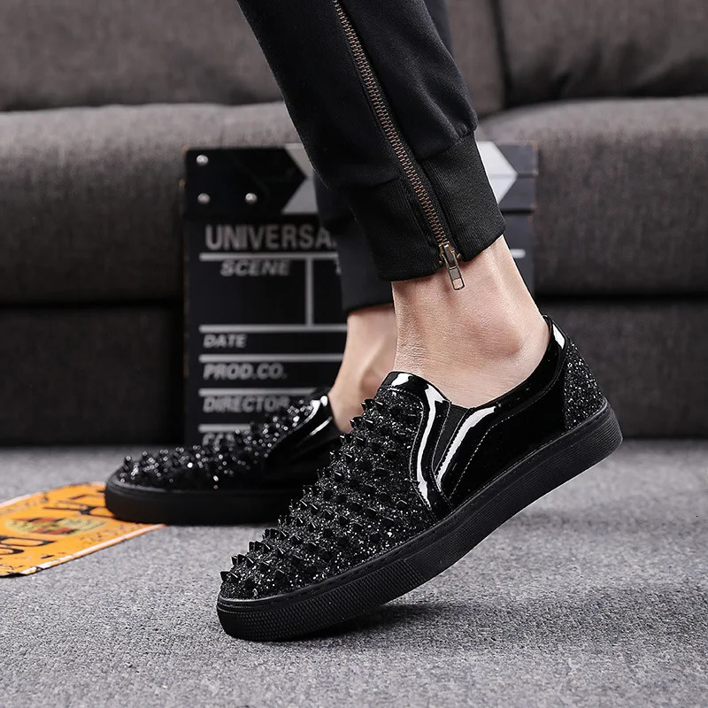 Men loafers Black Diamond Rhinestones Spikes men shoes Rivets Casual Flats sneakers wholesale 251204