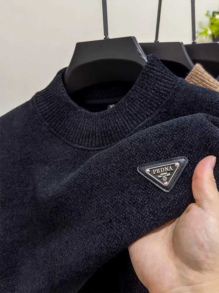 Designer brand luxury sweater men exquisite letter embroidery casual top Winter velvet thick trend round neck knitted pullover H251215