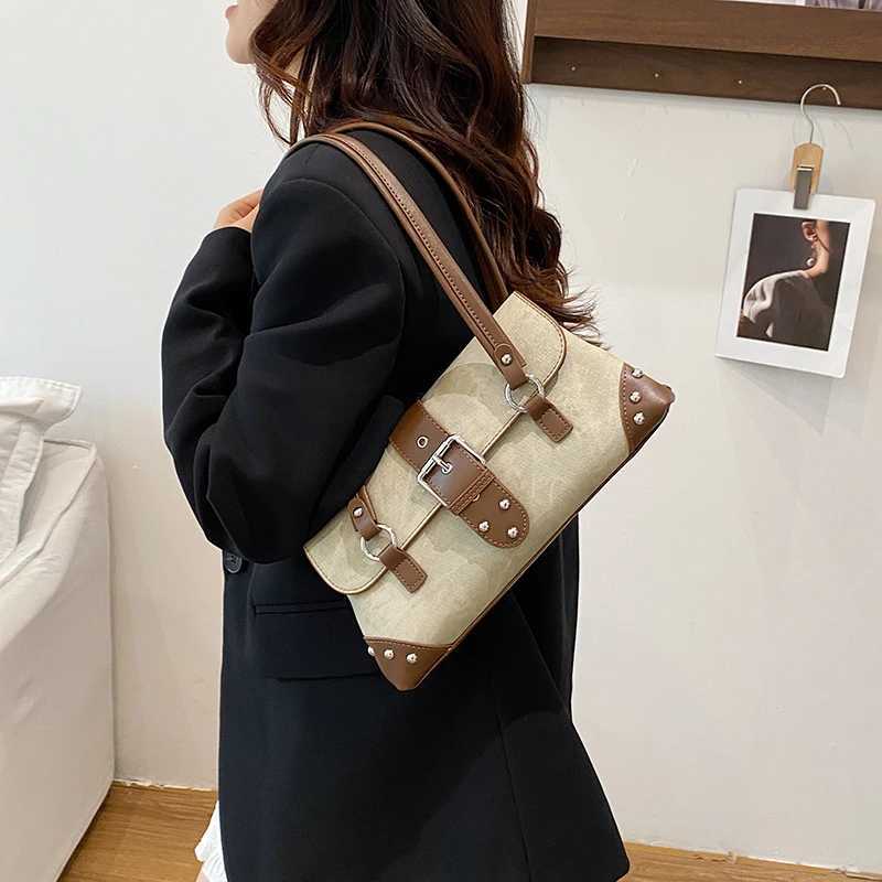 BWYP8198 Korean High-End Fashion Wasteland Style Motorcycle Bag 2025 New Rivet Design Trendy Cool Commuter Shoulder Underarm BagXJ251206