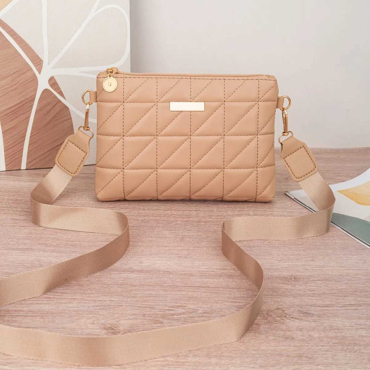 Small square handbag mini phone bag new style bag compact embroidery fashionable ladies coin purse triangleT251206