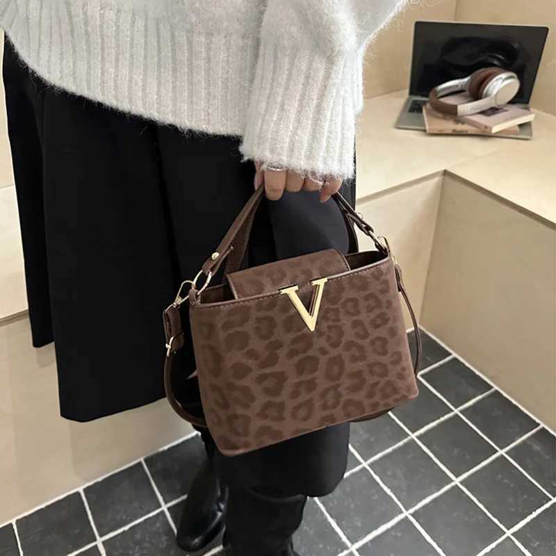 Leopard Bucket Shoulder Bags For Women Fashion Ladies Handbags For Gift Casual Crossbody Bags For Daily UsedT251206