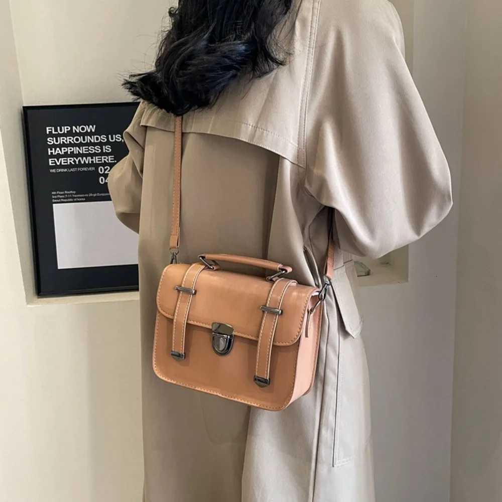 Girls Hundred Retro Small Square Bag Female Students Simple Crossbody College Style Shoulder Handbag Metal Lock Buckle DecoratioT251205