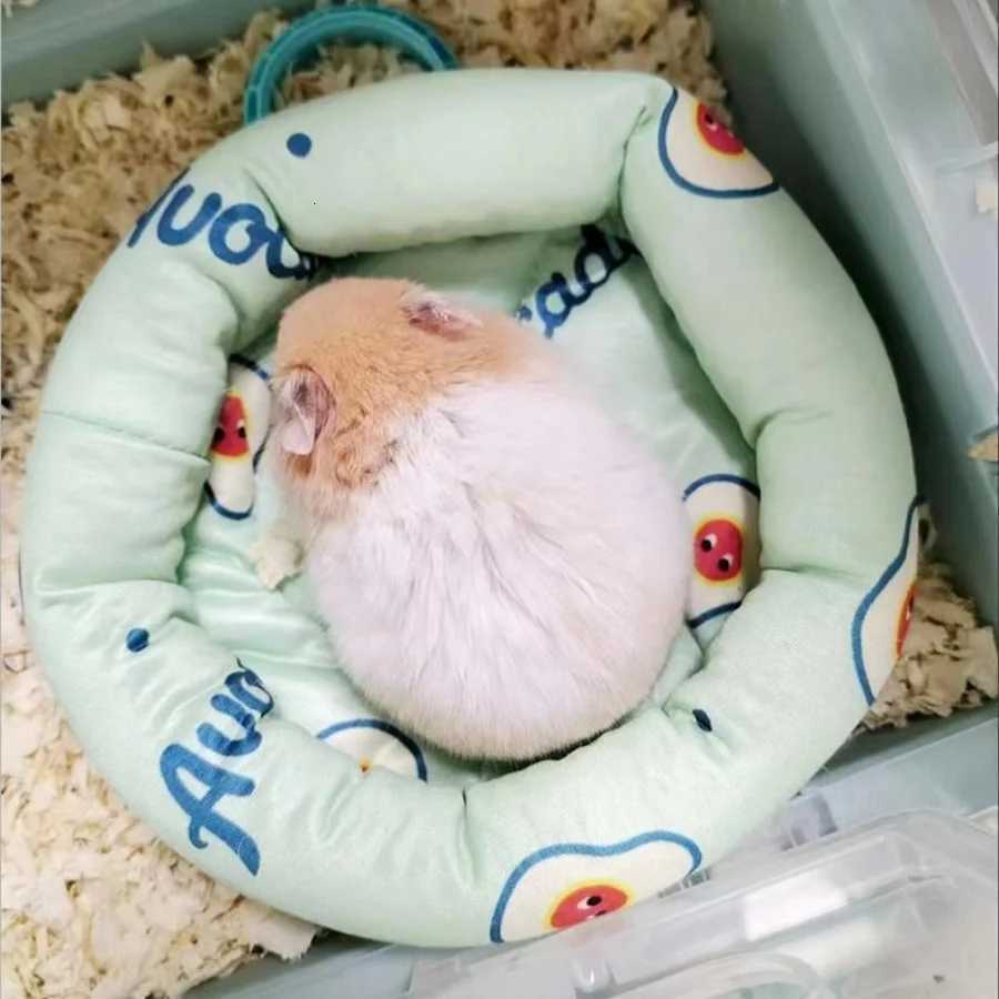 Hamster bed cooling pad - Summer ice silk small pet pad for hedgehogs chipmunks rabbits gerbils and guinea pigs - Breathable M251206
