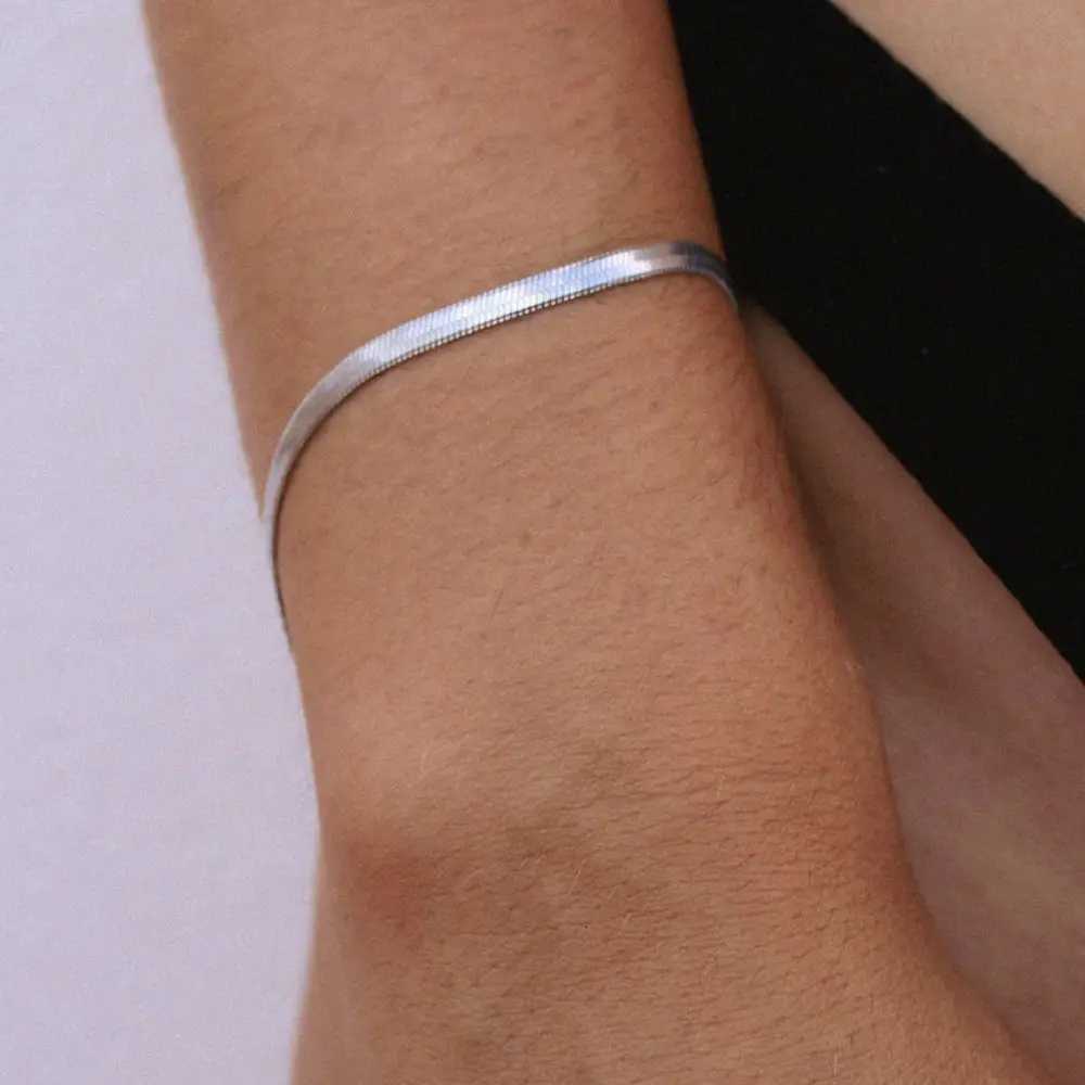 eManco Fashion Fine Jewelry Flat Snake Chain Bracelet Original Niche Design Stainless Steel Adjustable Accessories Factory Outle W251206