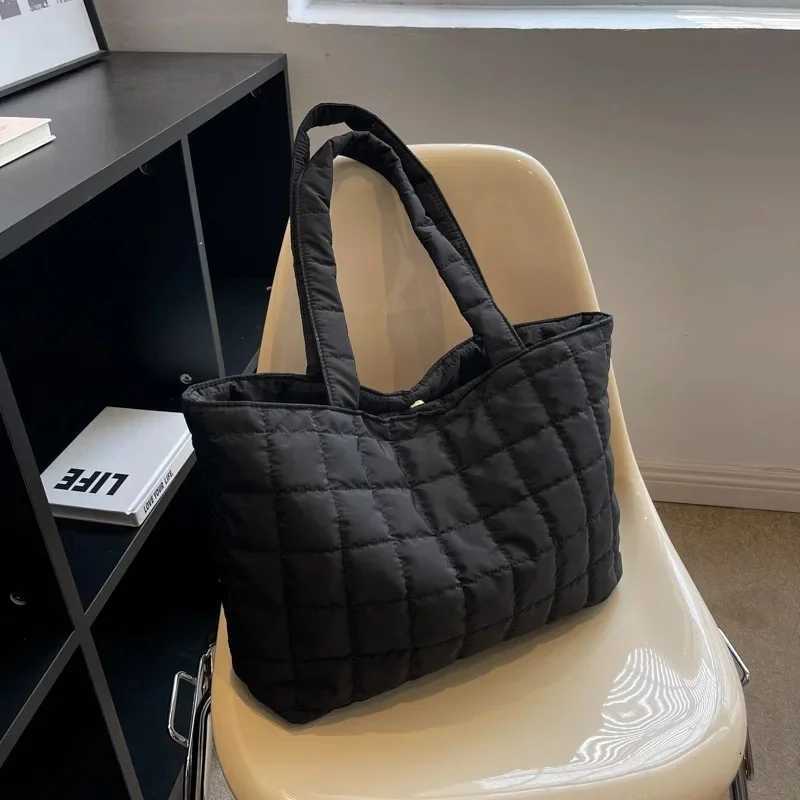 1 Pc Minimalist Quilted Puffy Tote Bag Large Capacity Crossbody Bag Trendy Padded Shoulder Bag For Women For Daily CommuteT251205