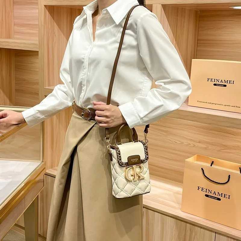 Ladies handbag fashionable shoulder bag womens 2025 new diamond grid mobile phone bag versatile chain box bagT251205