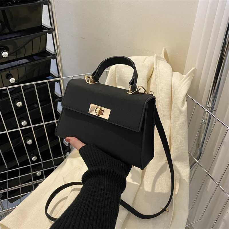 Luxury Fashion Small Square Bag Brand Design Advanced Leather Lock Simple Commuting Solid Color Texture Handbag Messenger BagT251206