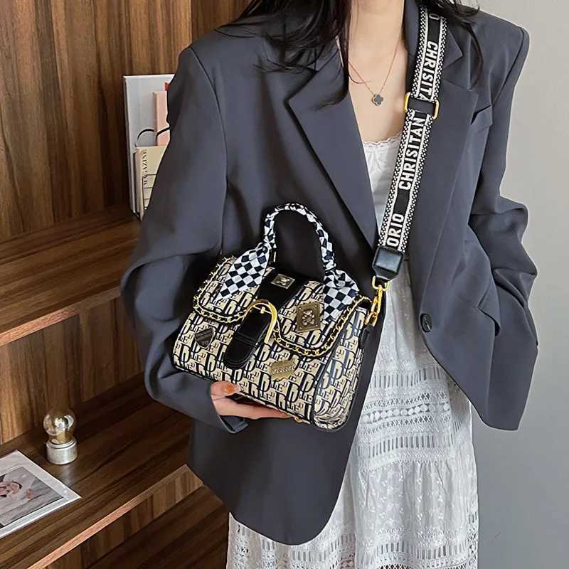 221812cm Women Shoulder Bags Designer Crossbody Shoulder Purses Handbag Women Clutch Travel tote BagT251205