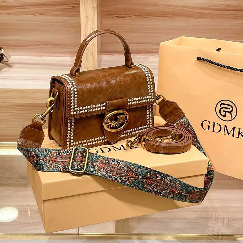 Brand womens handbag light luxury small square bag 2025 new autumn and winter retro designer shoulder bag high-end crossbodyT251205