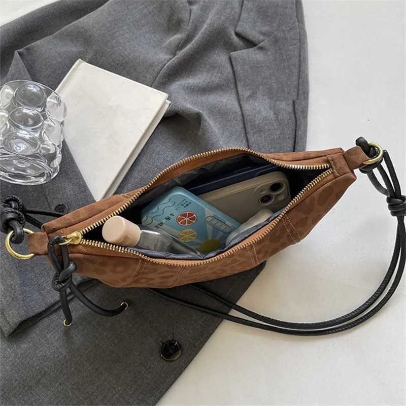 Fashionable Croissant Shape Womens Bag Casual Simple Crossbody Shoulder Bags for Women Daily Use Commuting Phone BagPocketsT251205