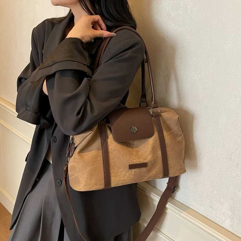 Large-Capacity Gradient Autumn and Winter Retro Tote Bag 2025 Versatile High-End Shoulder Bag Underarm Bag Crossbody Bag 1072QHXJ251206