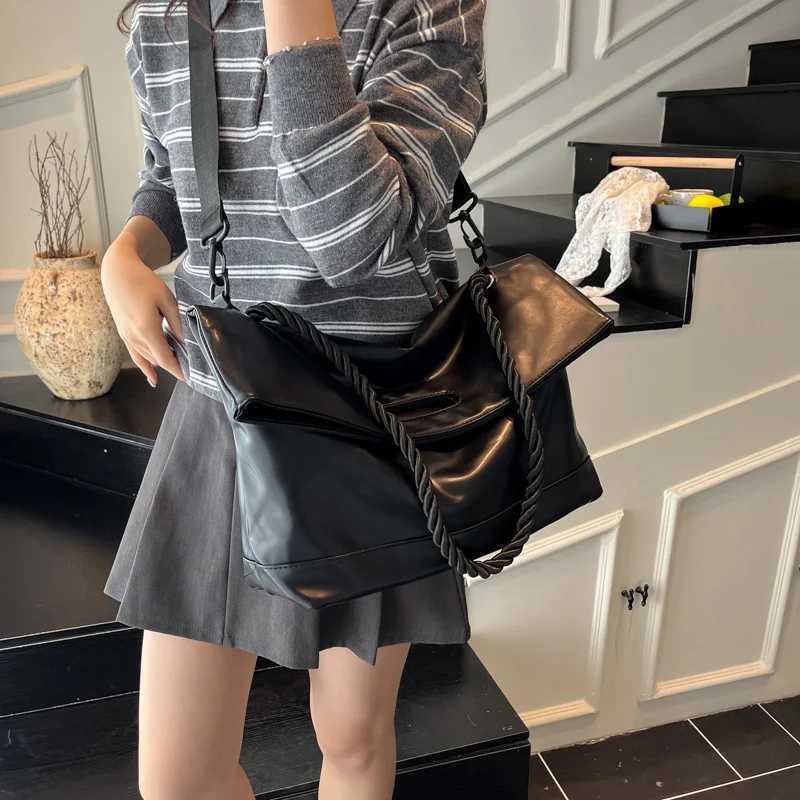 YB497 Retro Large-Capacity Briefcase for Women 2025 Autumn and Winter New Korean Tote Bag Single Shoulder Crossbody BagXJ251206