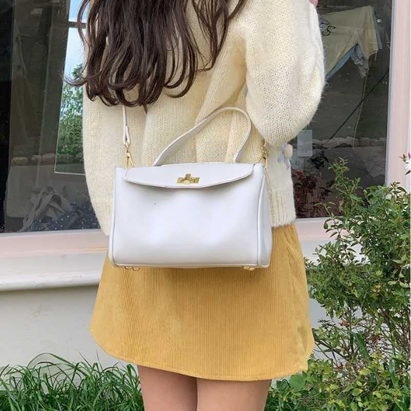 2025 New Autumn and Winter Retro Mini Crossbody Bag Fashionable and Casual Small Square Bag Womens Versatile Single ShoulderT251206