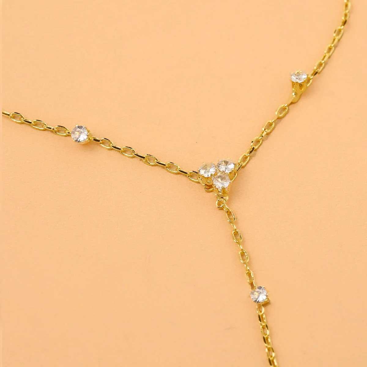 25 Summer New Rhinestone Flower Bracelet Geometric Crystal Metal Bracelet for Women Beach Party Jewelry Accessories W251206