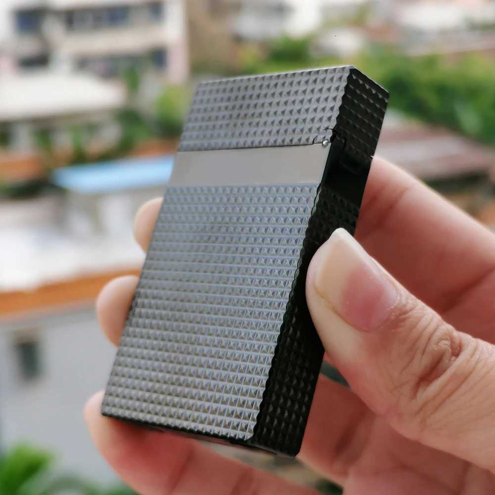 2025 Fashion Gas Lighters Heavy Brass Smoking Tobacco Cigarette Accessories Refill Butane Cling Sound Soft Flame Special Wheel H251206