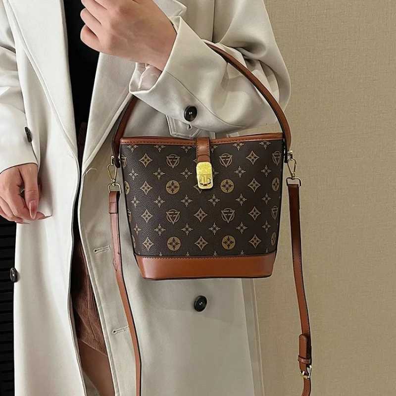 Luxury Womens Hand Bags Made Of Premium Leather Boasting Trendy Vintage Design And Paris LookT251205