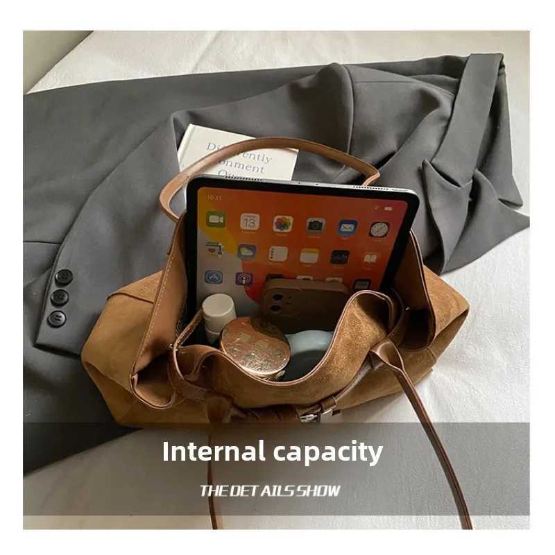 Suede Shoulder Bag Premium Large Capacity Tote Bag Fashion Versatile Commuter Underarm BagT251205