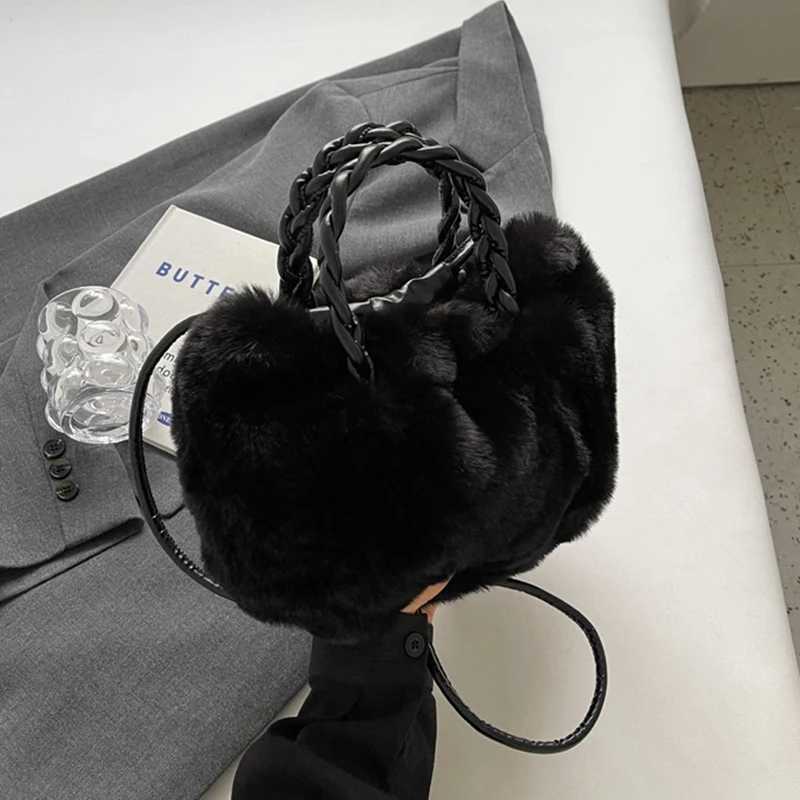 Womens Plush Soft Cloud Handheld Bag High Quality Drawstring Shoulder Bag Versatile Solid Color Temperament Crossbody BagT251206