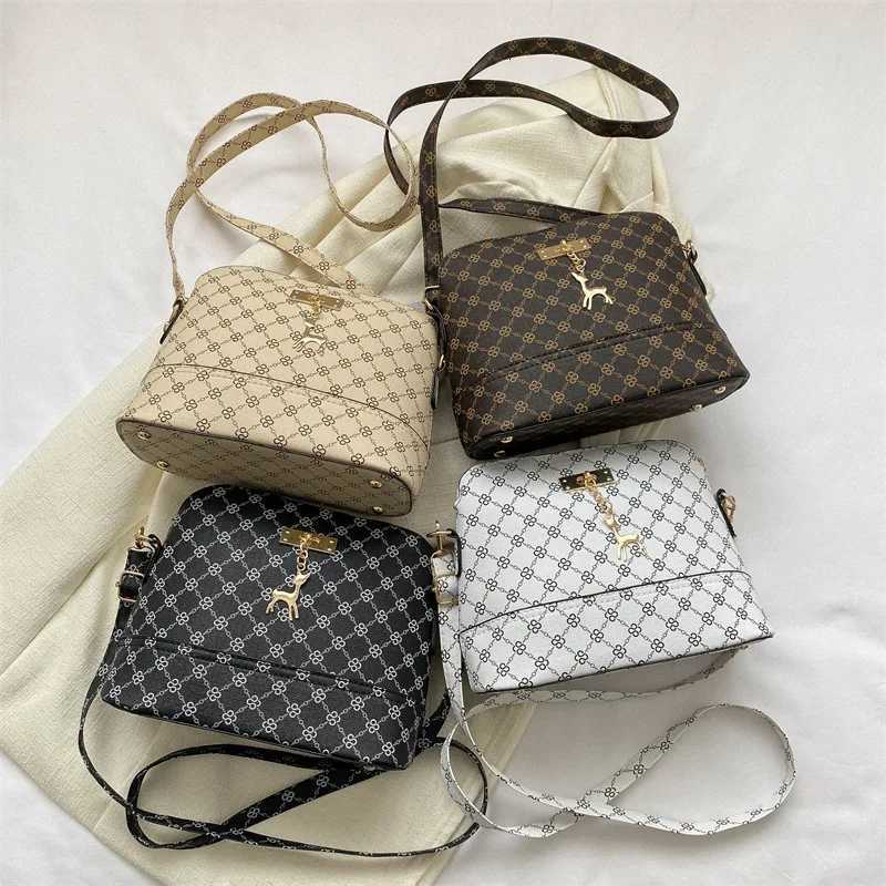 PU Leather Women Shoulder Bag Female Deer Pendant Handbags Girl Small Crossbody Bag Fashion Shell Shape Messenger Bag BolsosT251206