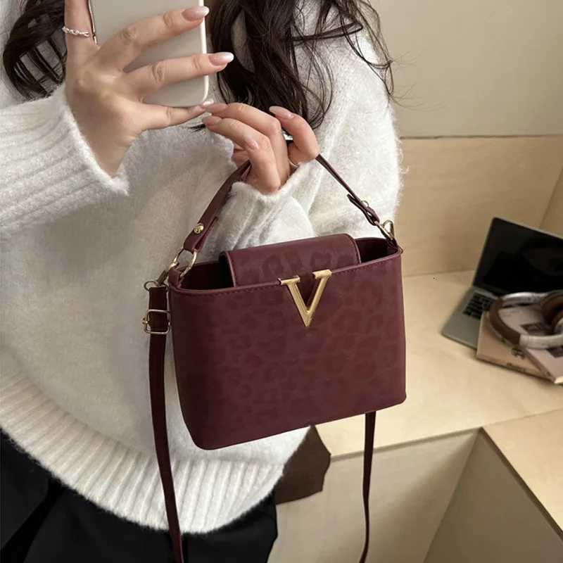 Leopard Bucket Shoulder Bags For Women Fashion Ladies Handbags For Gift Casual Crossbody Bags For Daily UsedT251206