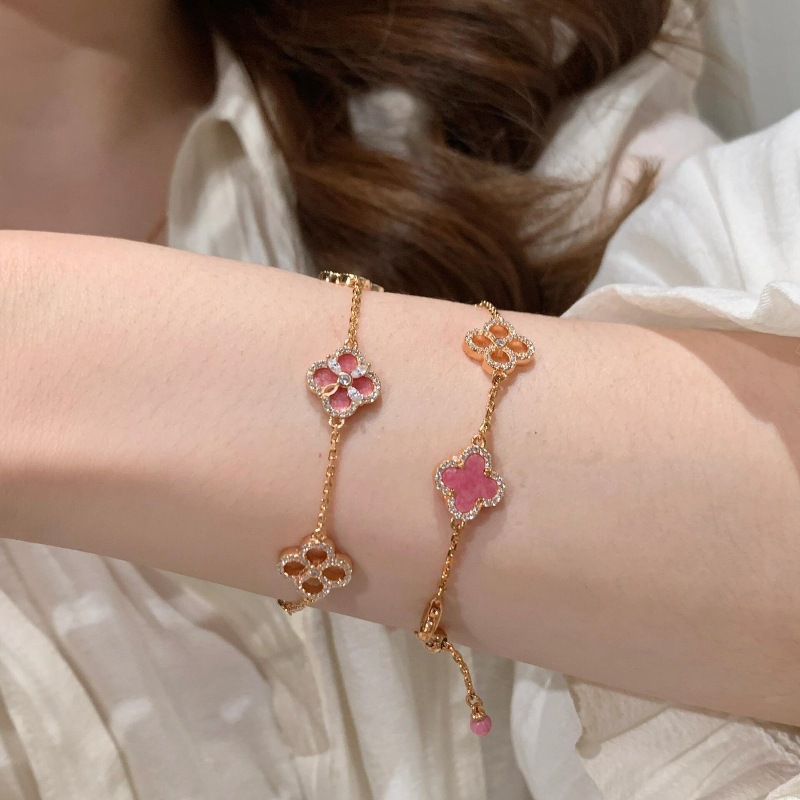 Vintage Rose Pink Flower Exquisite Sparkling Diamond Clover Bracelet Necklace Earrings Dopamine Retro High Quality Love Birthday Gift Set